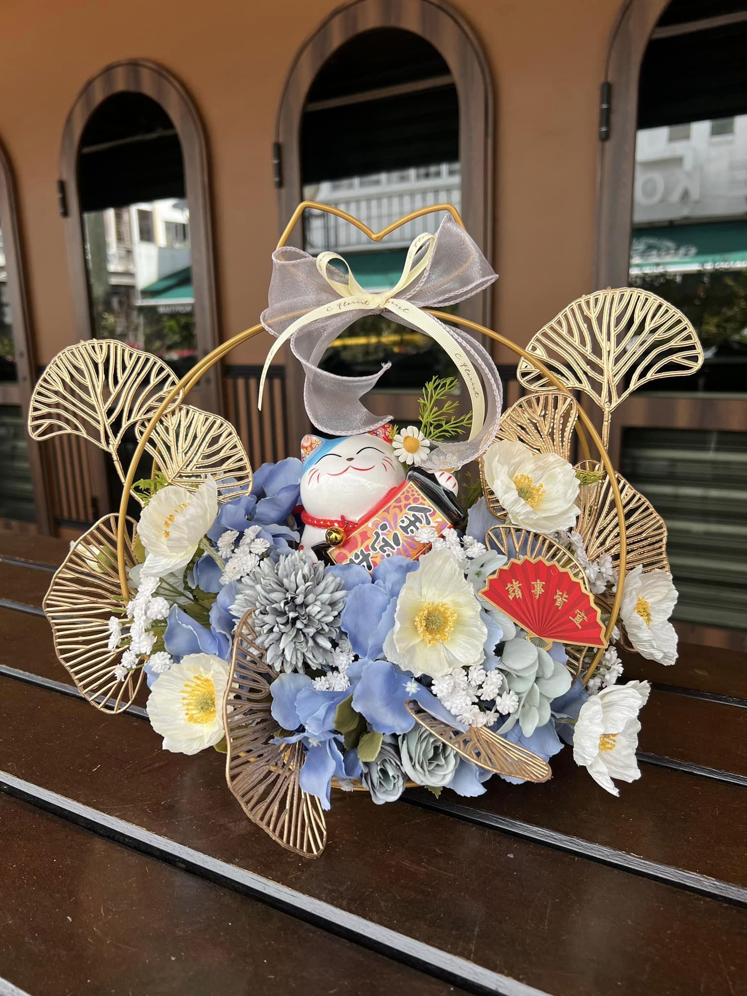 Fortune Cat Blue Artificial Basket