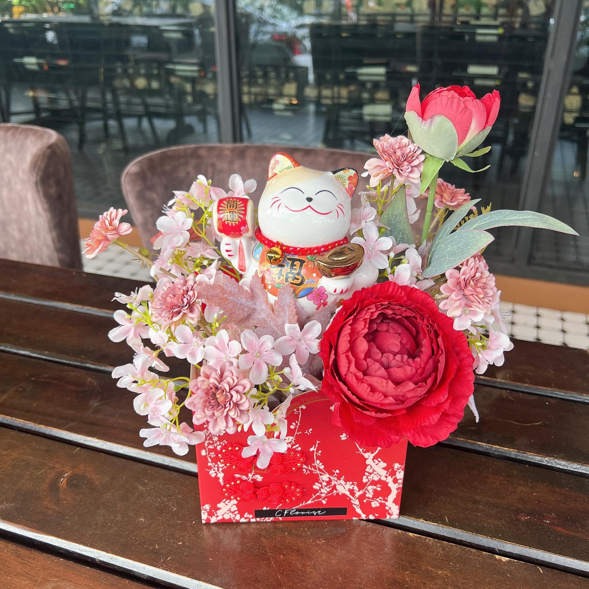 Fortune Cat Red Artificial Flower Box