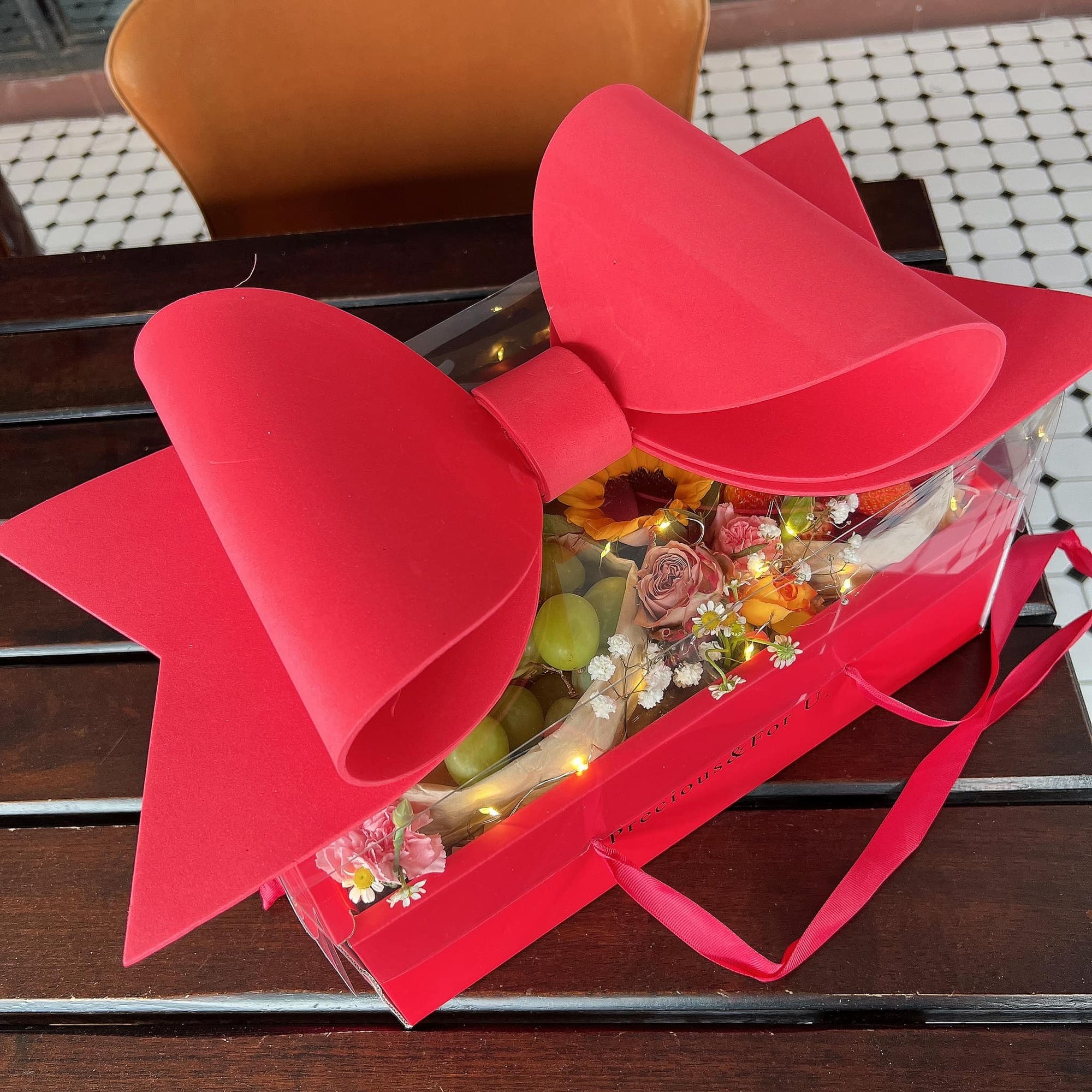 Red Ribbon Fruit Box