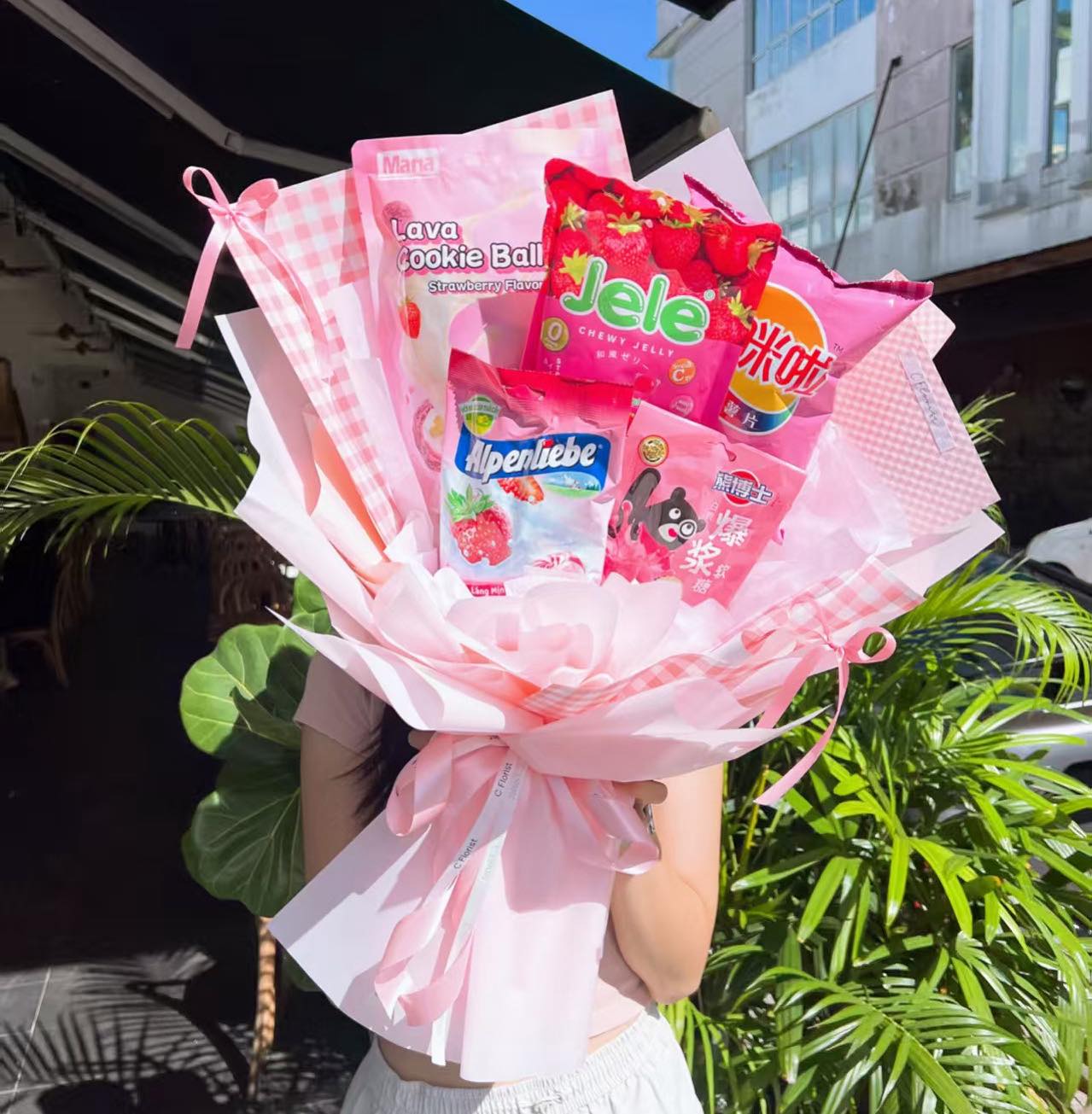 Pinkie Regular Snack Bouquet